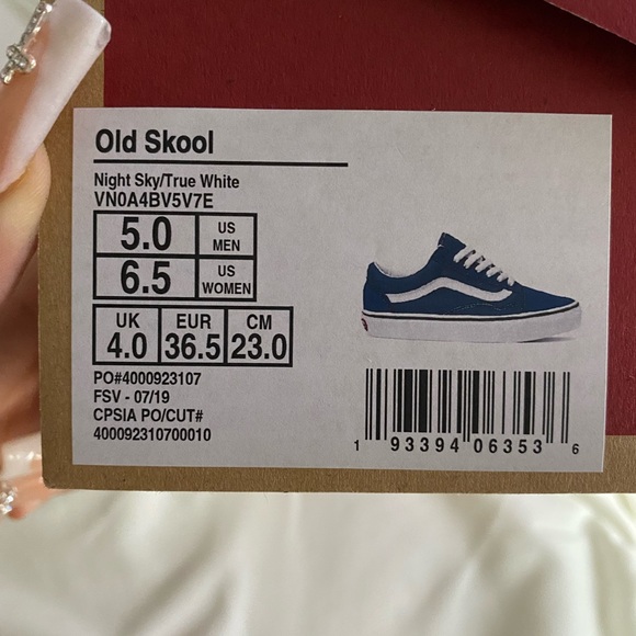 Vans - Picture 3 of 3